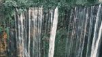 Siapa yang Terhipnotis Air Terjun Kebanggaan Pulau Jawa Ini?
