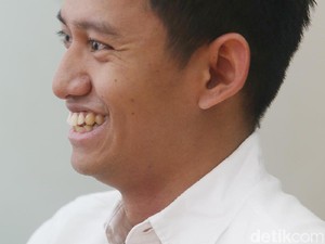 Pesan Stafsus Milenial Presiden soal Corona: Setop Hangout Tak Penting