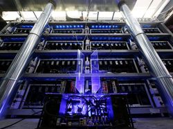 Menengok Mesin Penambang Bitcoin cs Keliling