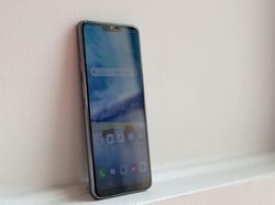 Penampakan LG G7 ThinQ, Android Jagoan Mirip iPhone X