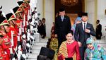 Momen Pangeran Tampan Brunei Dampingi Sang Ayah Bertemu Jokowi