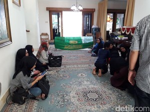 Eks Ketua Komnas HAM Abdul Hakim Dimakamkan Usai Salat Jumat