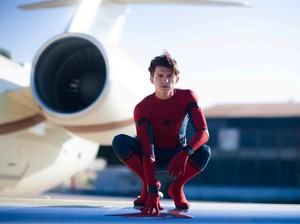 Syuting Spider-Man: Far From Home Bocor, Tom Holland Tampil Emosional