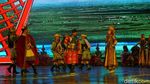 Foto: Pertunjukan Tari Kolosal Suku Mongol yang Spektakuler