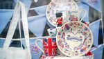 Souvenir Bertemakan Royal Wedding Kerajaan Inggris Mulai Dipasarkan