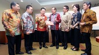 Jika merger ini rampung, ekspansi bisnis Bank Dinar dipastikan lebih luas. Bank naik kelas ke BUKU II dengan modal minimum Rp 1 triliun dan dapat berkembang menjadi bank devisa dengan berbagai peningkatan.