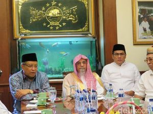 Imam Masjidil Haram Kunjungi PBNU