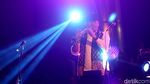 Gaya Saut Situmorang Main Saxophone di Konser Perangi Korupsi