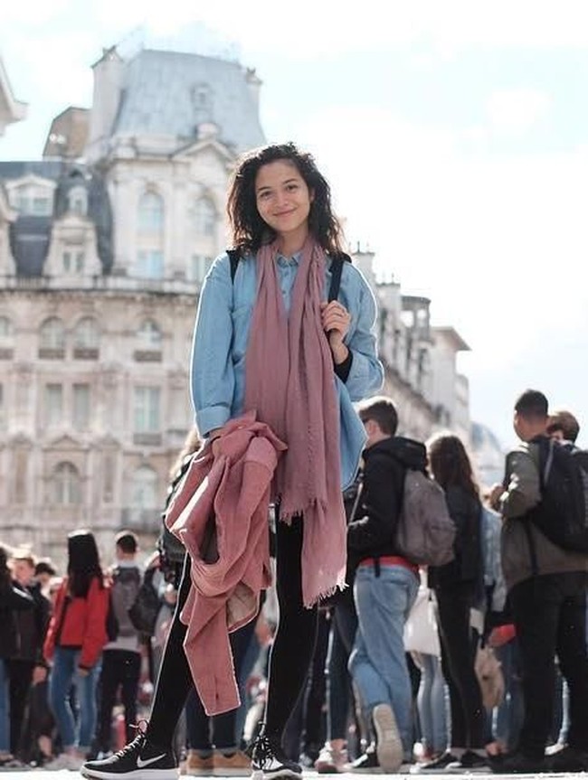 Pada beberapa postingan foto di Instagram, bintang film Posesif itu terlihat cuek dengan rambut yang tak tertata. Foto: Instagram/@chicco.jerikho