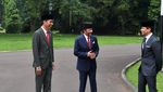 Momen Pangeran Tampan Brunei Dampingi Sang Ayah Bertemu Jokowi