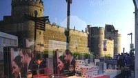 Beragam souvenir yang dipasarkan di toko cinderamata di Windsor, Inggris, membuat warga dan wisatawan memiliki banyak pilihan sesuai dengan keinginan dan kebutuhannya. Christopher Furlong/Getty Images.