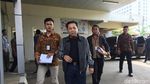 Lambaian Tangan Novanto Saat Pamit Dieksekusi ke Sukamiskin