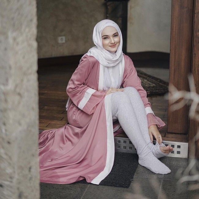 Si cantik Nisma Bahanan juga pernah menjadi finalis di ajang Sunsilk Hijab Hunt 2018. Kala itu ia mewakili peserta dari Banyuwangi. Foto: Instagram/nismabahanan