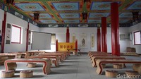 Di lantai 2 bangunan, ada semacam ruang kelas seperti zaman kekaisaran China. Mungkin sekarang ruangan ini berfungsi sebagai ruang presentasi atau diskusi. (Wahyu/detikTravel)