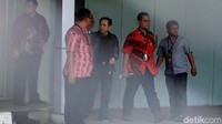 Novanto sebelumnya divonis 15 tahun penjara dan denda Rp 500 juta subsider 6 bulan kurungan. Novanto juga dihukum membayar uang pengganti USD 7,3 juta dikurangi uang Rp 5 miliar yang dikembalikan ke KPK.