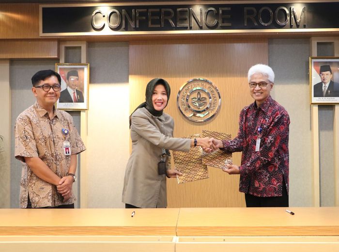 Foto: Kepala Barantan Banun Harpini dan Kepala Batan Djarot Sulistio Wisnubroto (Dok. Kementan) Foto: Kepala Barantan Banun Harpini dan Kepala Batan Djarot Sulistio Wisnubroto (Dok. Kementan)