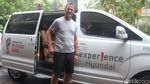 Jalan-jalan di Jakarta Teddy Sheringham Pilih Mobil Korea