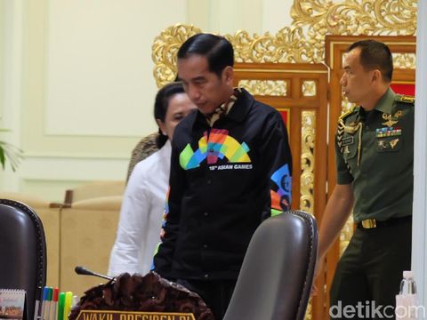 Jaket Asian Games Jokowi