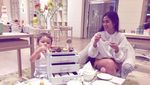 Manisnya Gaya Jessica Iskandar dan El Barack Saat Makan Bareng