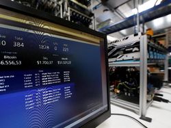 Menengok Mesin Penambang Bitcoin cs Keliling