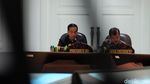 Penampilan Jokowi Pakai Jaket Asian Games saat Pimpin Rapat