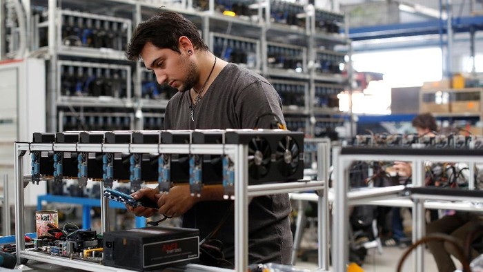 PC penambang bitcoin. Foto: Reuters PC penambang bitcoin. Foto: Reuters
