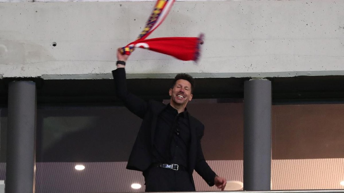 Diego Simeone merasakan apa yang dirasakan fans. (Foto: Sergio Perez/Reuters)