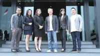 Dalam beberapa tahun terakhir kawasan Serpong telah berkembang pesat menjadi salah satu pusat ekonomi baru di kawasan Jabodetabek. Hal inimenjadi salah satu alasan pemilihan lokasi Plaza MINI, tambah Chairman PT Plaza Auto Raya-Plaza MINI Robert Wardhana di lokasi yang sama.  Foto: dok. BMW/MINI