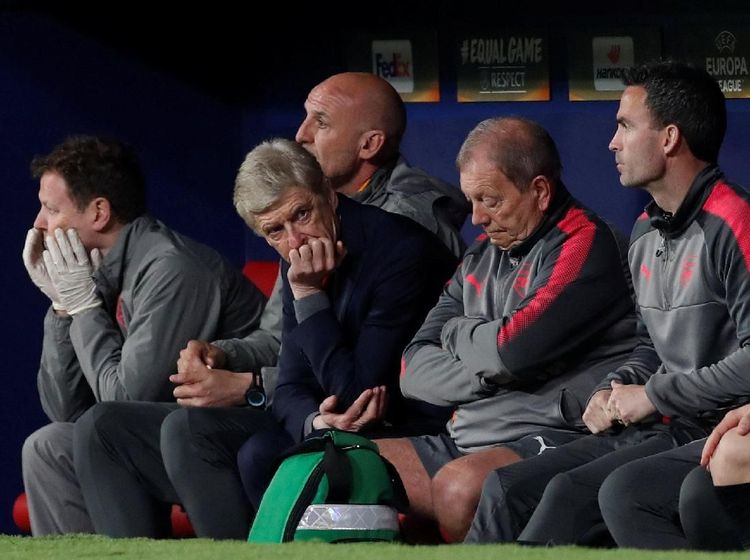 Malam Terakhir Wenger di Eropa Bersama Arsenal: Murung, Tertunduk, Gigit Jari