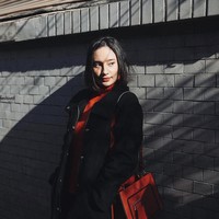 Ia resmi menjadi Warga Negara Indonesia (WNI) setelah menginjak usia 17 tahun. Meski memiliki keturunan darah Jerman dari sang ayah. Foto: Instagram/tatjanasaphira