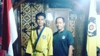 Beladiri yang ditekuninya adalah pencak silat. (Foto: Instagram/rozanaribahsiregar)