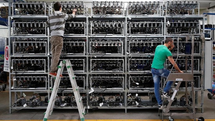Penambangan Bitcoin. Foto: Reuters Penambangan Bitcoin. Foto: Reuters