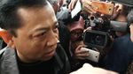 Gaya dan Senyum Novanto Masuk Bui