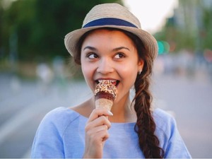 Hobi Makan Seblak dan Es Krim Tapi Gigi Sering Terasa Ngilu?