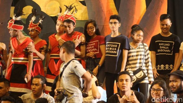 Adu Tagar, Mahasiswa Kenalkan #kitongsamuabasodara di Surabaya