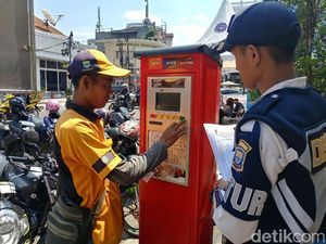 Bayar di Mesin Parkir Diklaim Lebih Murah dari Manual