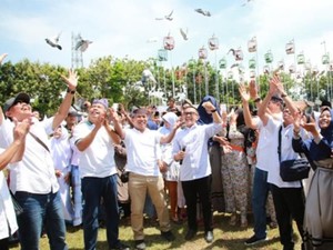 Kontes Ayam Bekisar dan Cat Show Festival Berlangsung Meriah