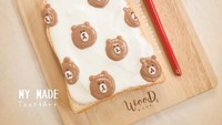Akun Instagram milik Song ini mulai dibuat sejak tahun 2014. Dan kini sudah memiliki pengikut sebanyak 162.000. Lihat saja nih, rotinya diberi semacam selai dengan gambar beruang brownie.Foto: Instagram @songsweetsong