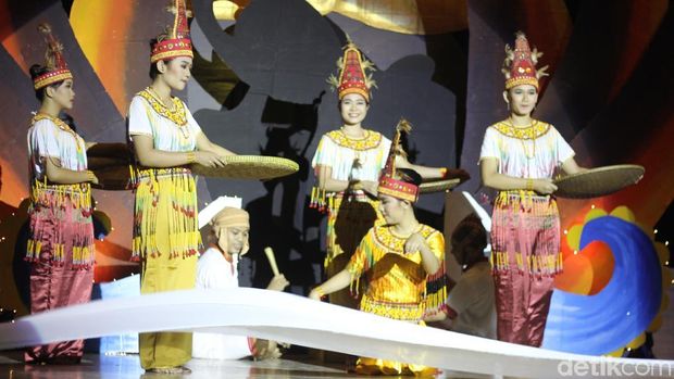 Adu Tagar, Mahasiswa Kenalkan #kitongsamuabasodara di Surabaya
