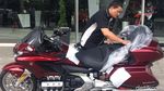 Potret Motor Listrik Buatan China yang Mirip Honda Goldwing