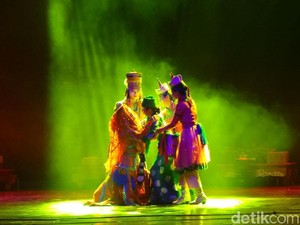 Seru! Menonton Pertunjukan Tari Kolosal Ala Suku Mongol