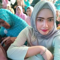 Hal ini membuat netizen kembali penasaran dengan hubungan keduanya. Opick pun mulai kesulitan menampik kedekatan keduanya. Foto: Instagram