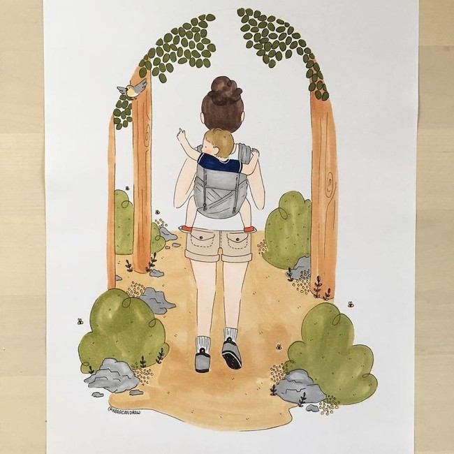 Ibu akan selalu membawa buah hati kecilnya kemanapun ia akan pergi. Foto: Instagram/@karacandraw