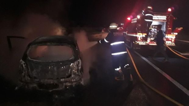 Mobil Terbakar di Ruas Tol Purbaleunyi