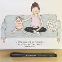 Terkadang ini yang dilakukan seorang ibu jika buah hatinya ikut nonton film yang tak sesuai dengan usia si kecil.  Foto: Instagram/@karacandraw