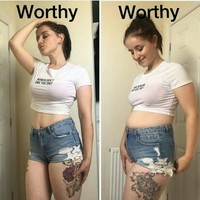 Satu lagi bukti jika perut rata hanyalah masalah pose dan gestur. Meski salah satu foto wanita ini menunjukkan perutnya yang membuncit, kedua gambar sama-sama worthy. Foto: Instagram @skinnier