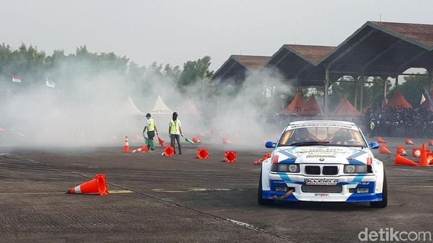5 'Bahan' Mobil yang Asyik Diajak Ngesot