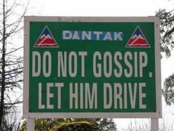 Kocak! Rambu Peringatan yang Bikin Pengendara Bingung