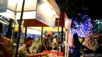 Tidak hanya diikuti puluhan penjaja makanan. Tapi festival ini juga diikuti penyedia permainan. Permainannya sama seperti permainan yang biasa ada di pasar malam.  Siapkan kocek sebesar Rp 10 ribu hingga Rp 30 ribu untuk mejajal permainan yang ada. Foto: dok. detikFood