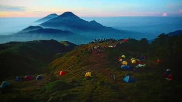 Panorama SUmbing Sindoro dari Puncak Prau